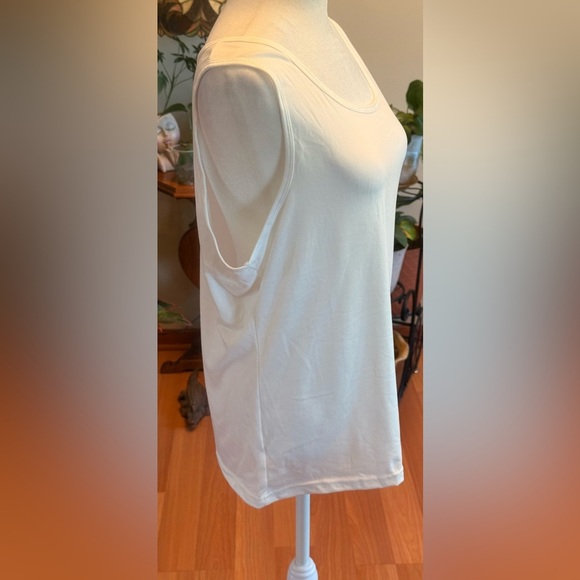 NWOT Women’s White Tank Top Cami Undershirt Wide Strap Summer Medium Stretch 2xl - Picture 4 of 10